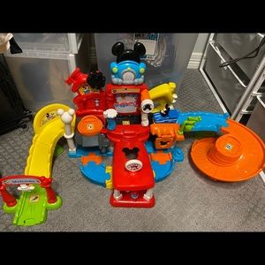 Vtech go go Disney fuel and gas stop